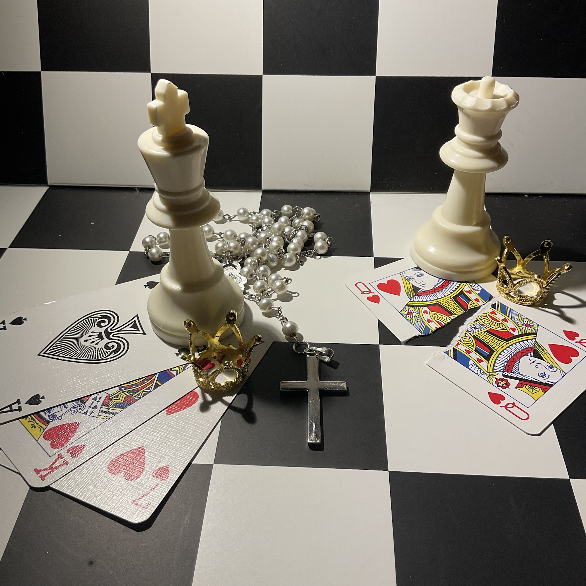 The return of the White King | Queens and Kings
